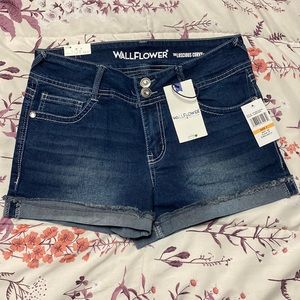Wallflower shorts